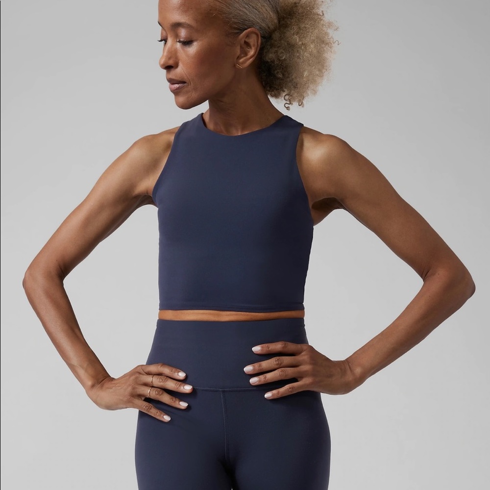 Athleta Conscious Crop